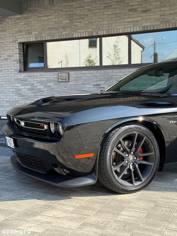 Dodge Challenger - 4