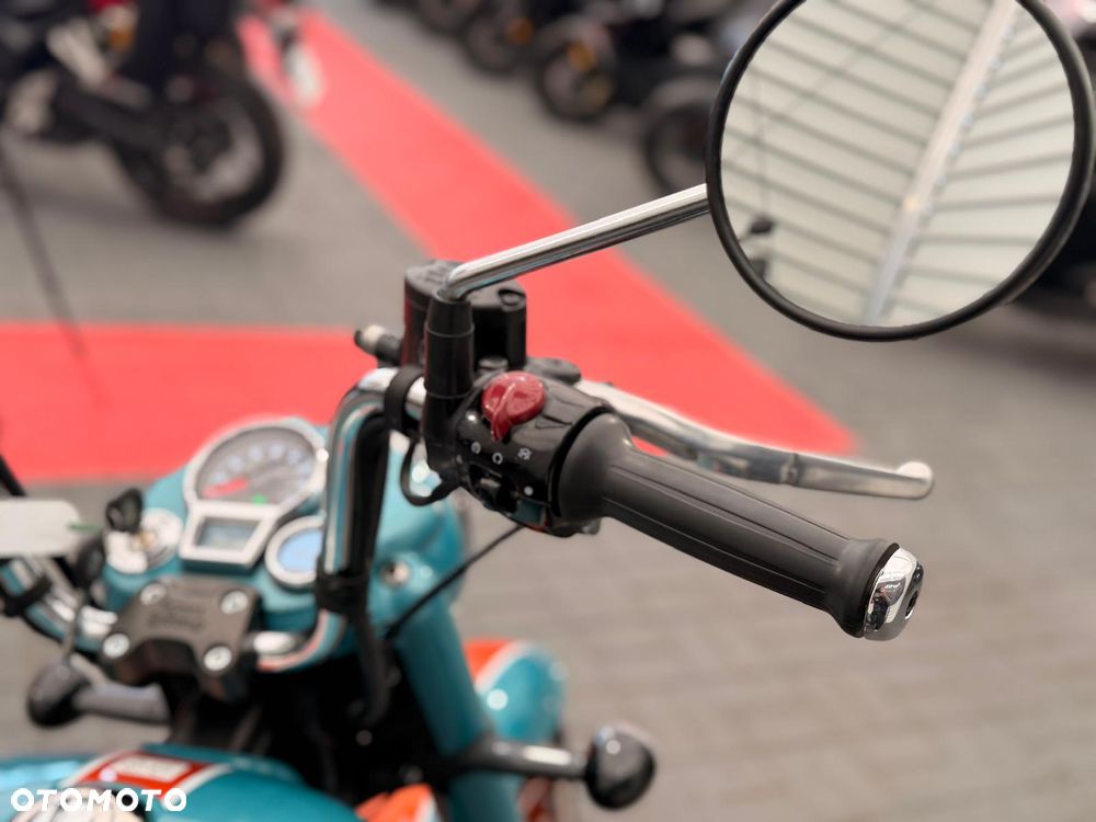 Royal Enfield Classic - 9
