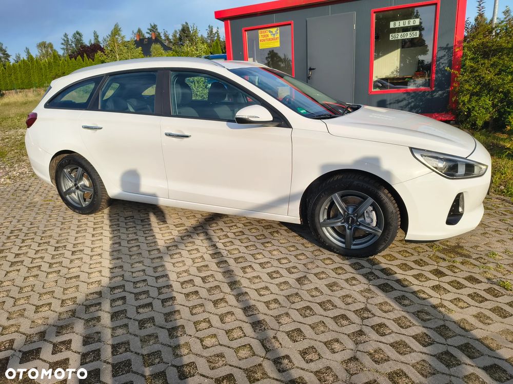 Hyundai i30 blue Kombi 1.6 CRDi Premium - 31