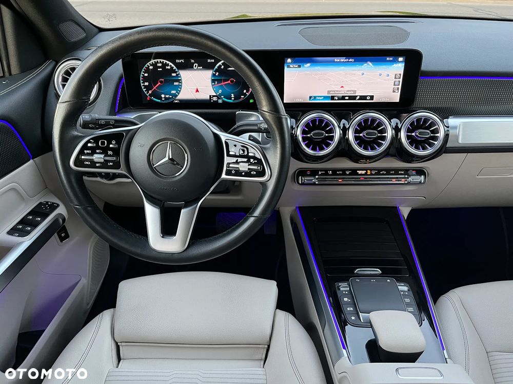 Mercedes-Benz GLB 200 Progressive 7G-DCT - 25