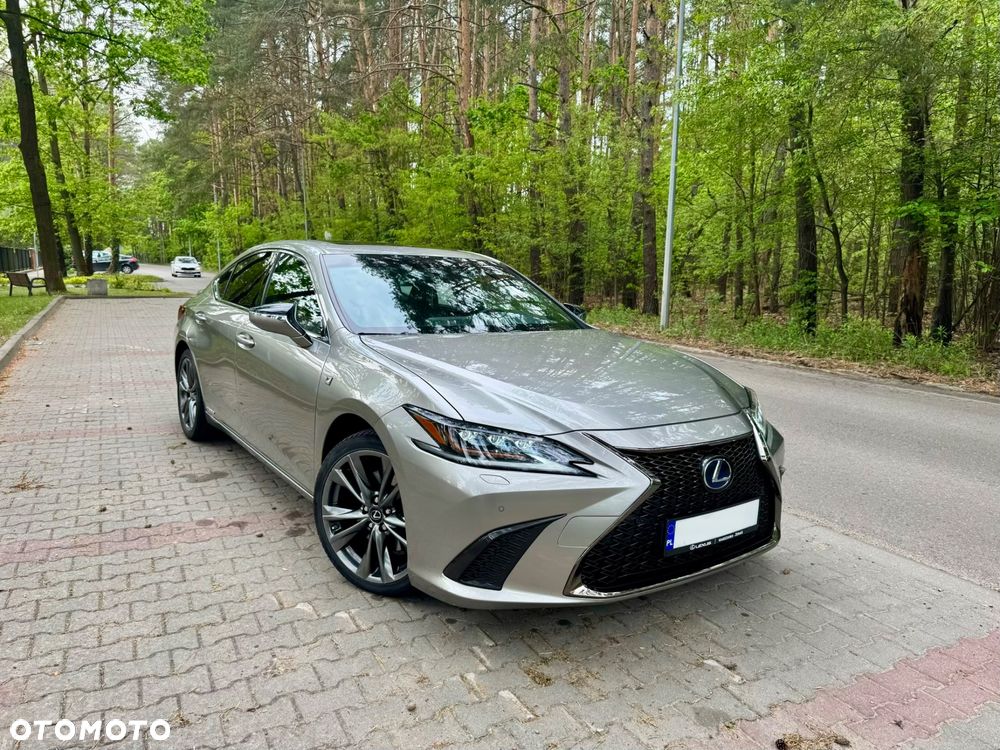 Lexus ES 300h F Sport - 1