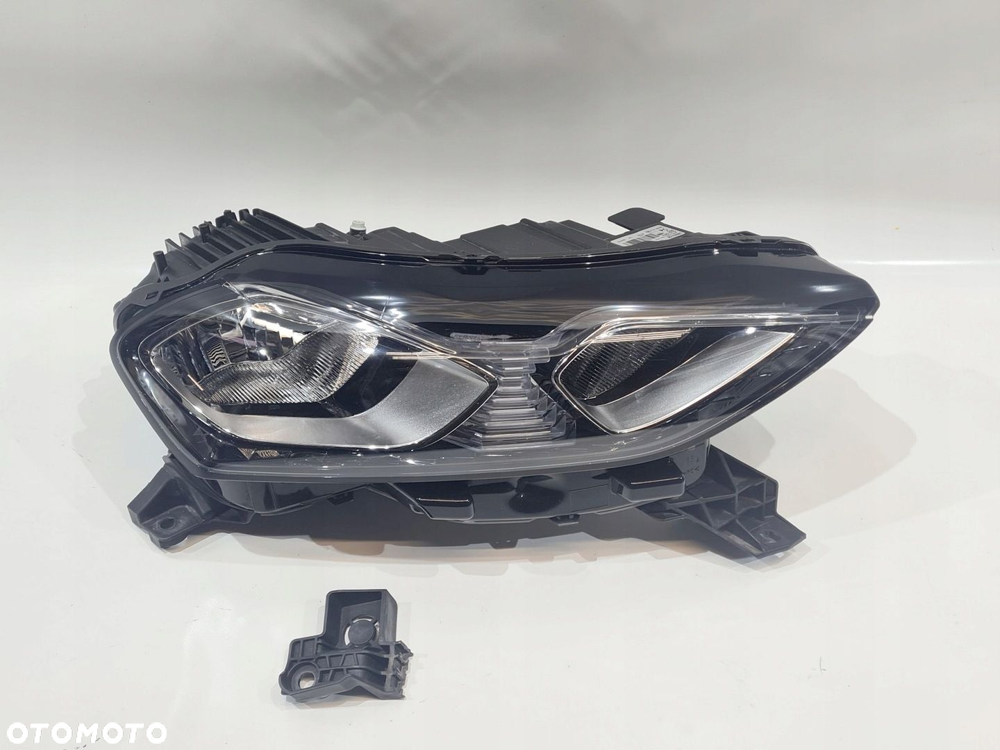 LAMPA PRZÓD PRAWY CITROEN DS3 CROSSBACK EUR 90103061 - 2