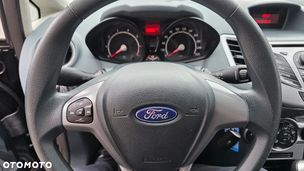 Ford Fiesta 1.25 Celebration - 25