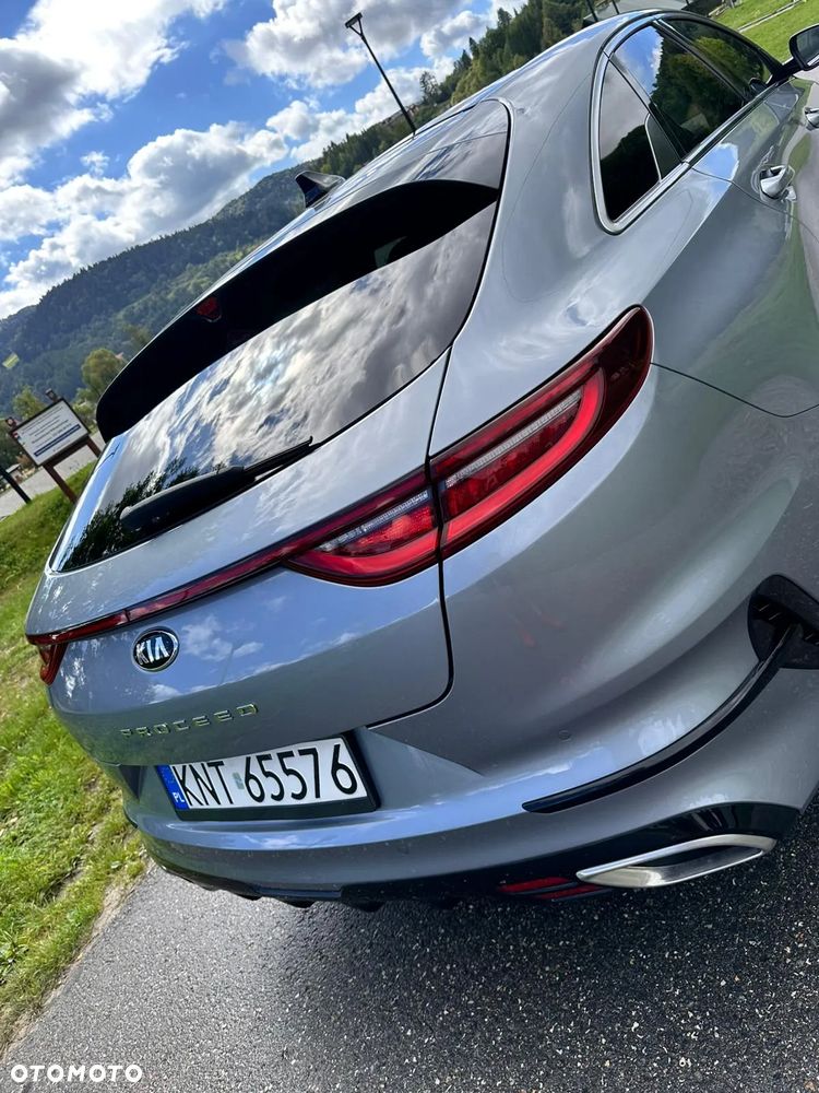 Kia ProCeed 1.6 T-GDI GT DCT - 13