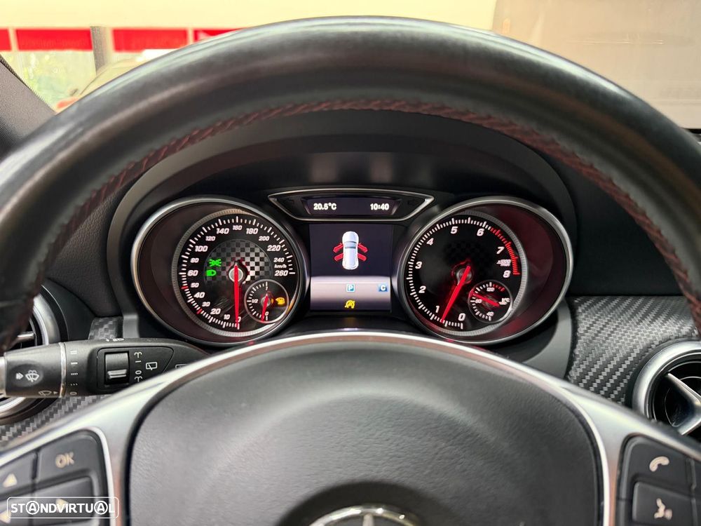 Mercedes-Benz A 180 AMG Line - 24