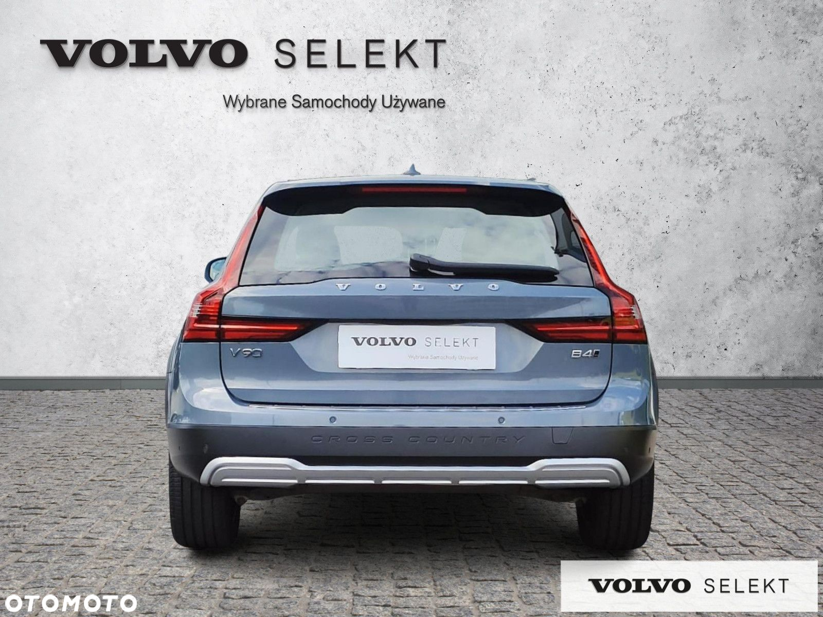Volvo V90 Cross Country - 10