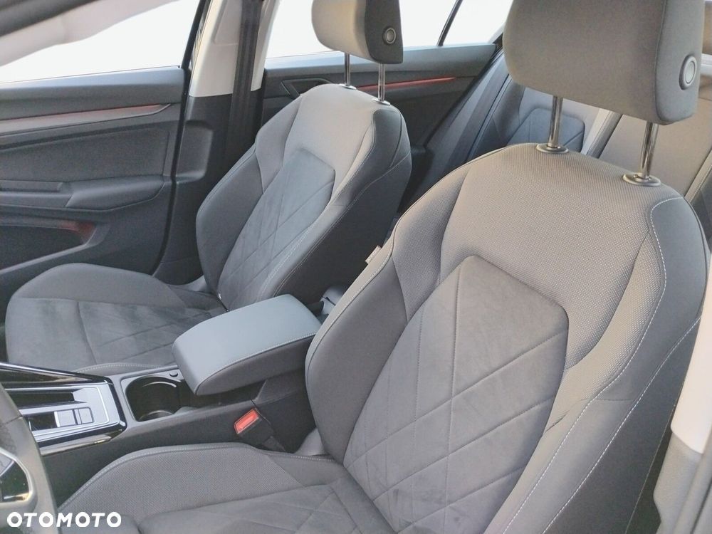Volkswagen Golf 1.5 eTSI Style DSG - 11