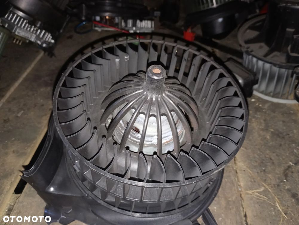 Mercedes w210 wentylator kabiny 2108211551 - 1