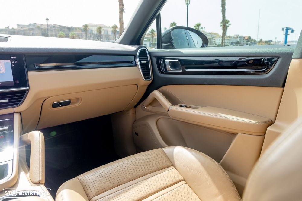 Porsche Cayenne Coupé - 26