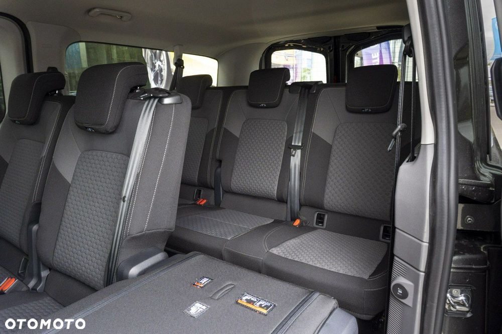 Volkswagen Caravelle - 20