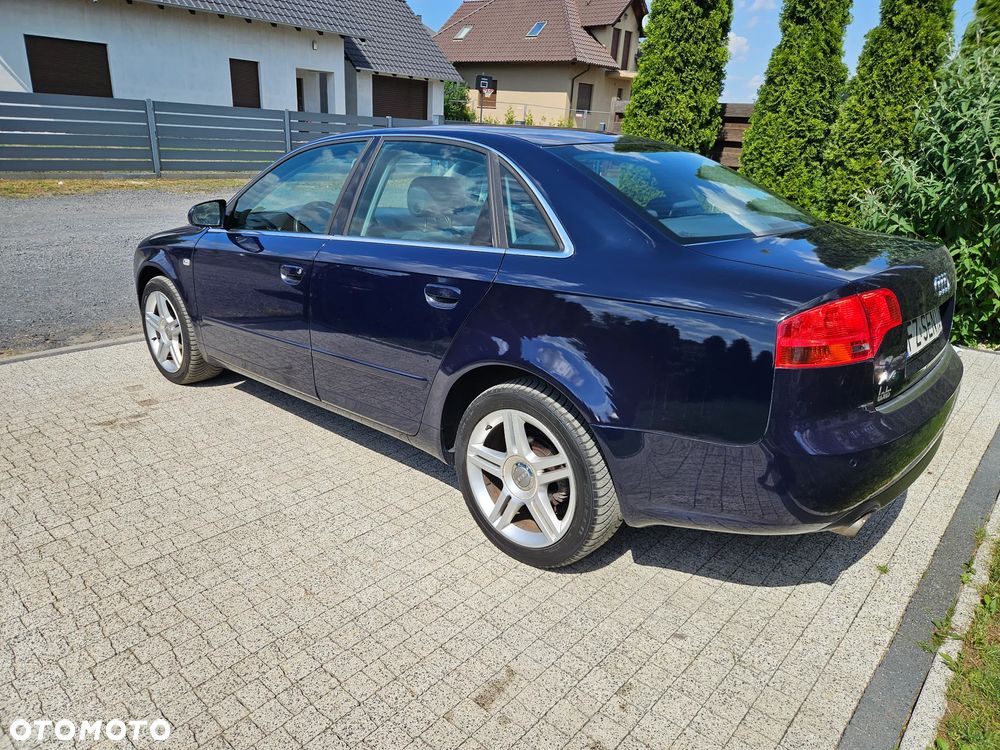 Audi A4 Limousine - 6