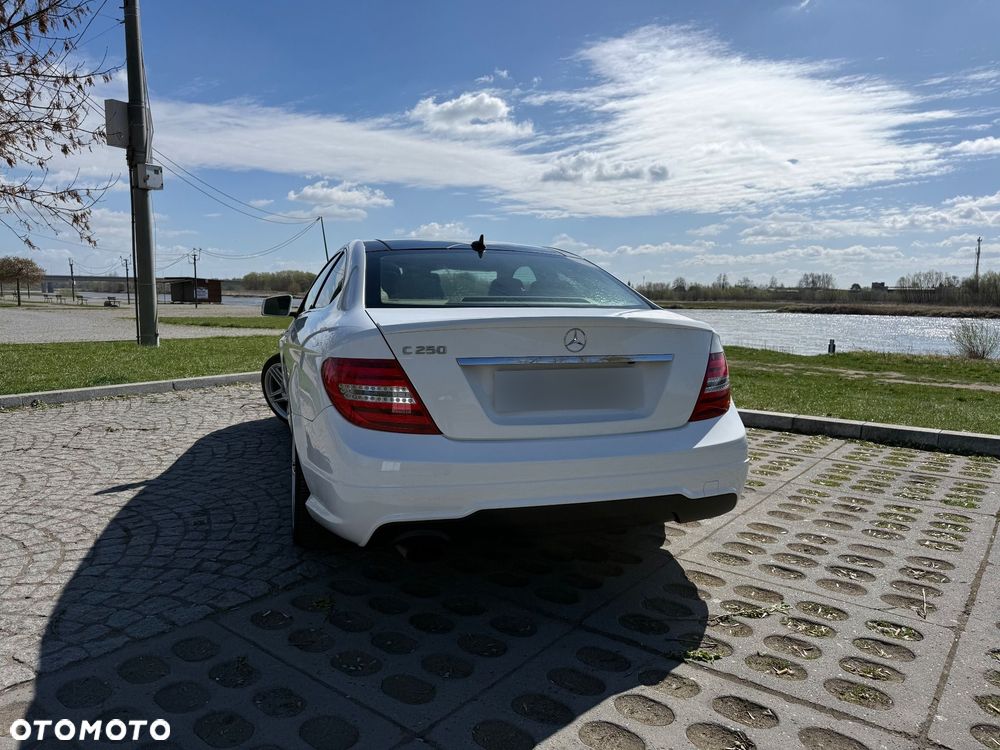 Mercedes-Benz Klasa C 250 CGI BlueEff - 7