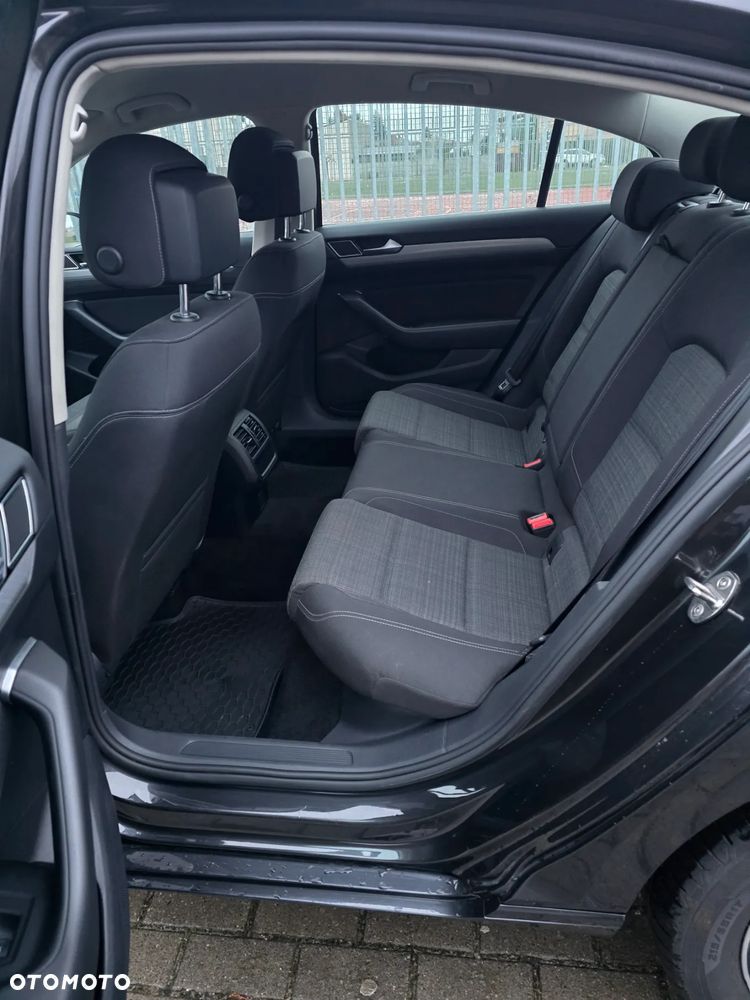 Volkswagen Passat 2.0 TDI EVO Business DSG - 11