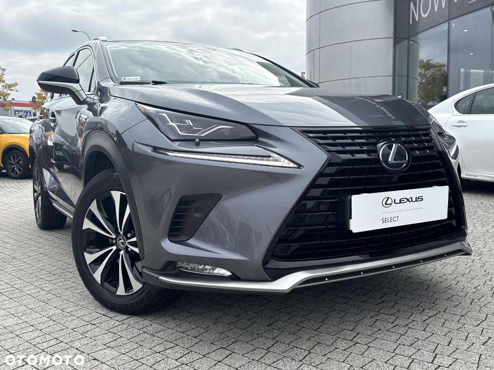 Lexus NX 300h F Impression AWD - 25