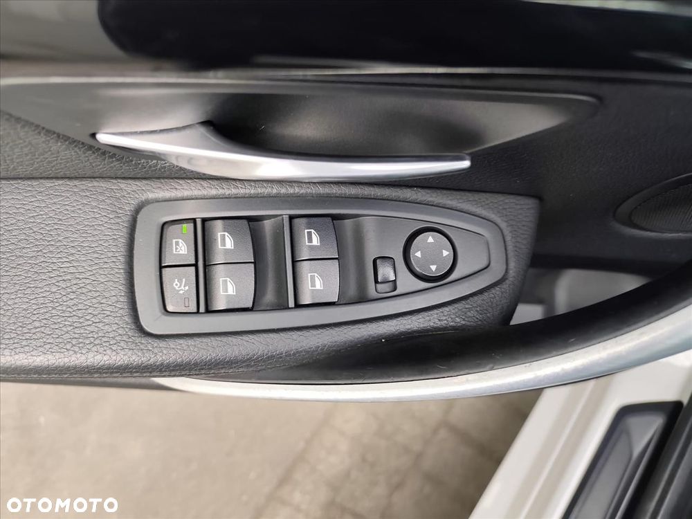 BMW Seria 3 320d Sport Line sport - 17