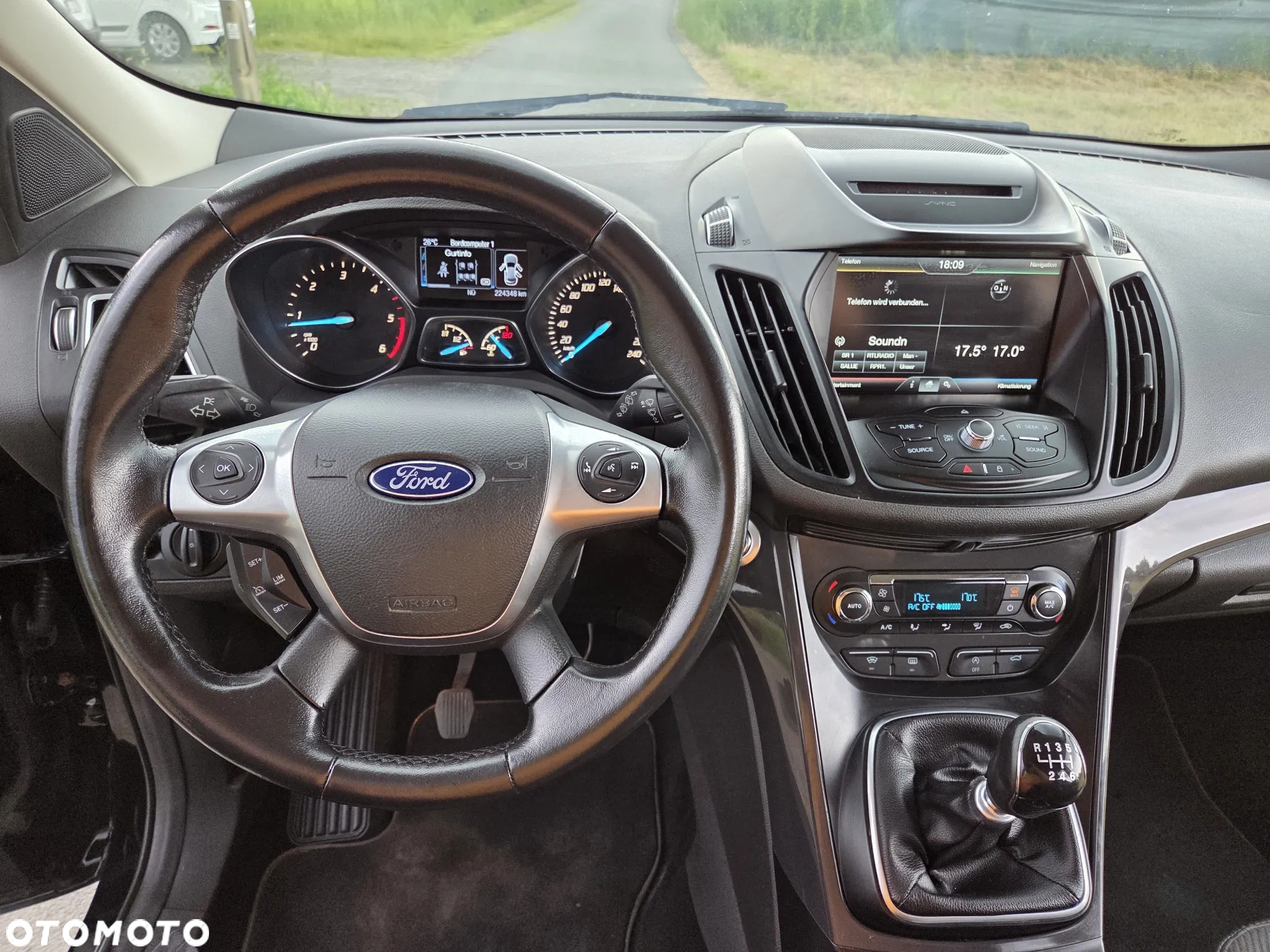 Ford Kuga 2.0 TDCi 2x4 Titanium - 16