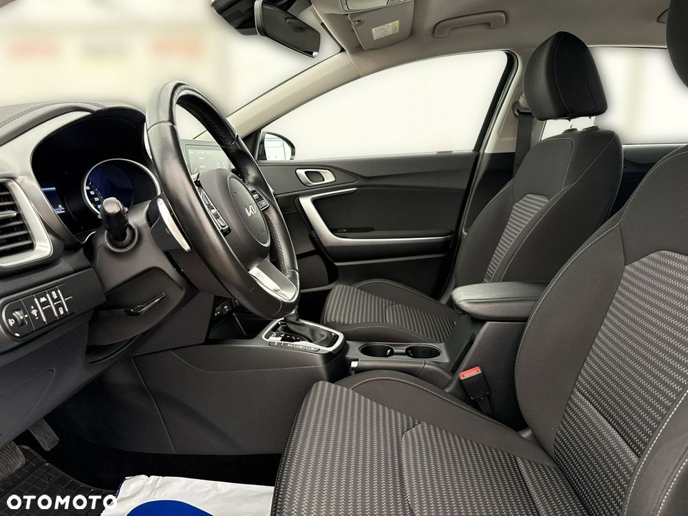 Kia Ceed - 12