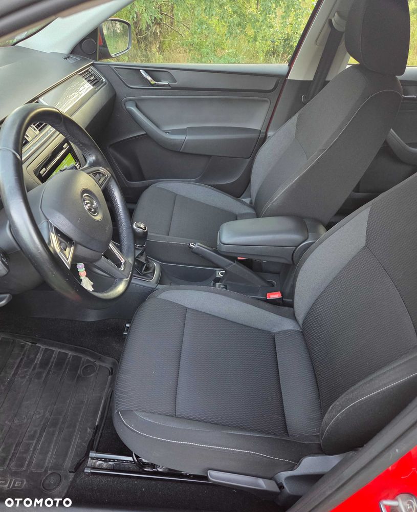 Skoda RAPID - 7