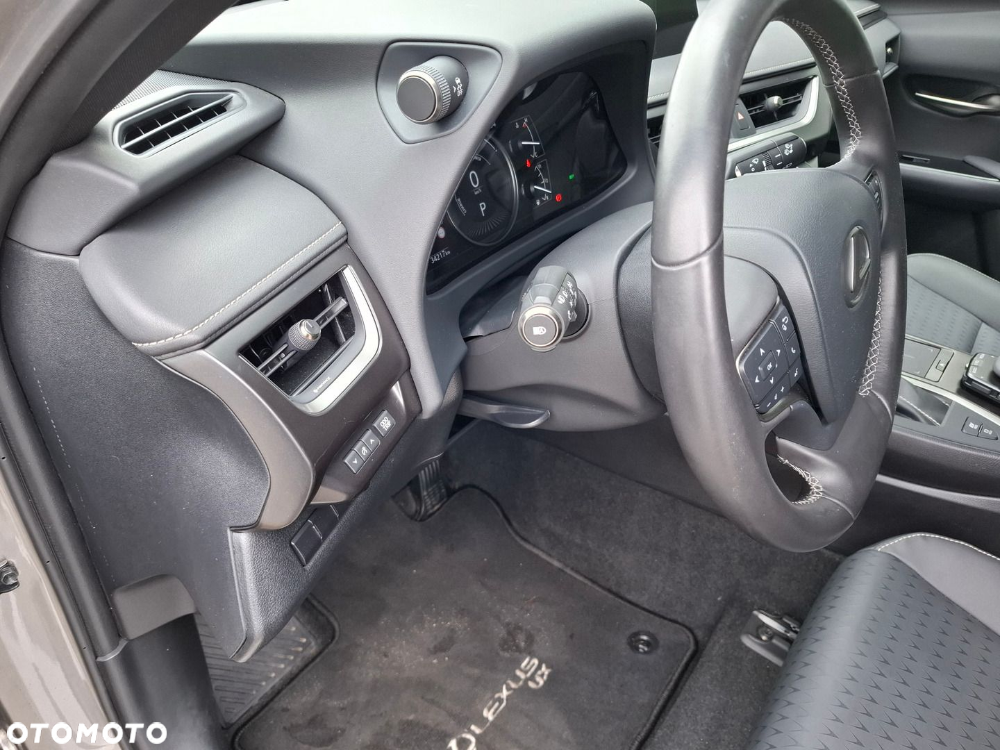 Lexus UX 250h GPF F Impression 2WD - 13