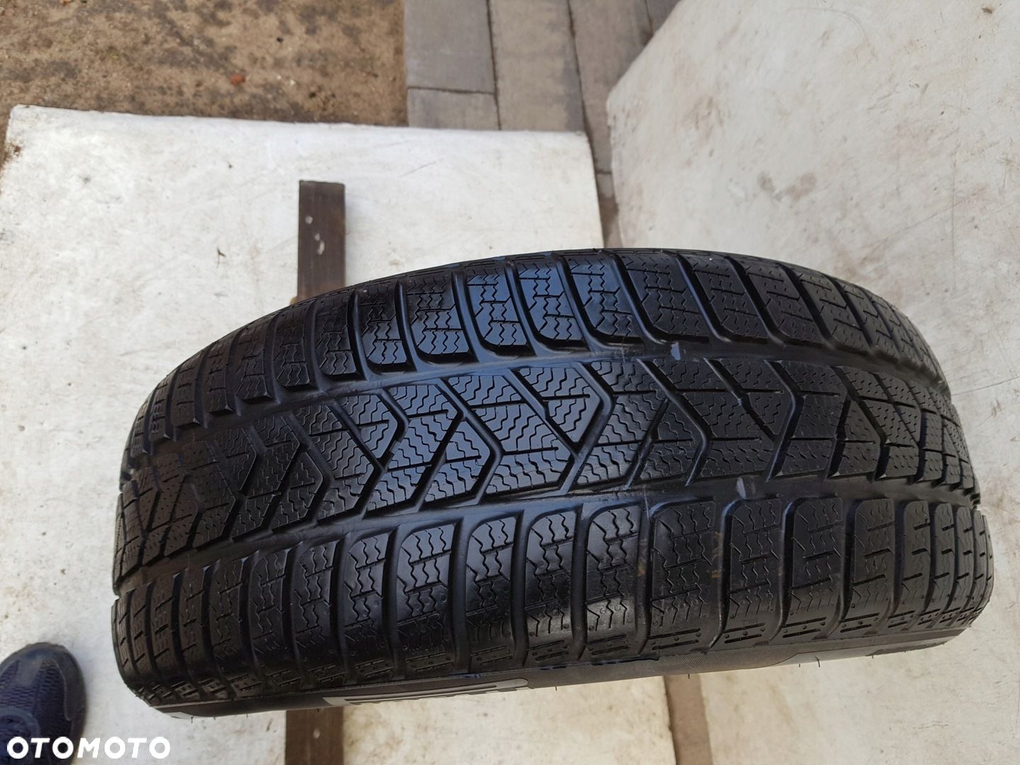 Pirelli SottoZero 3 215/55 R17 98V 7,1mm. - 1
