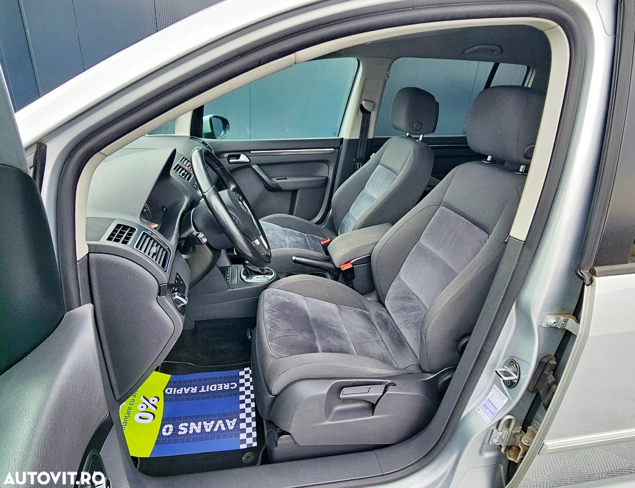 Volkswagen Touran - 8
