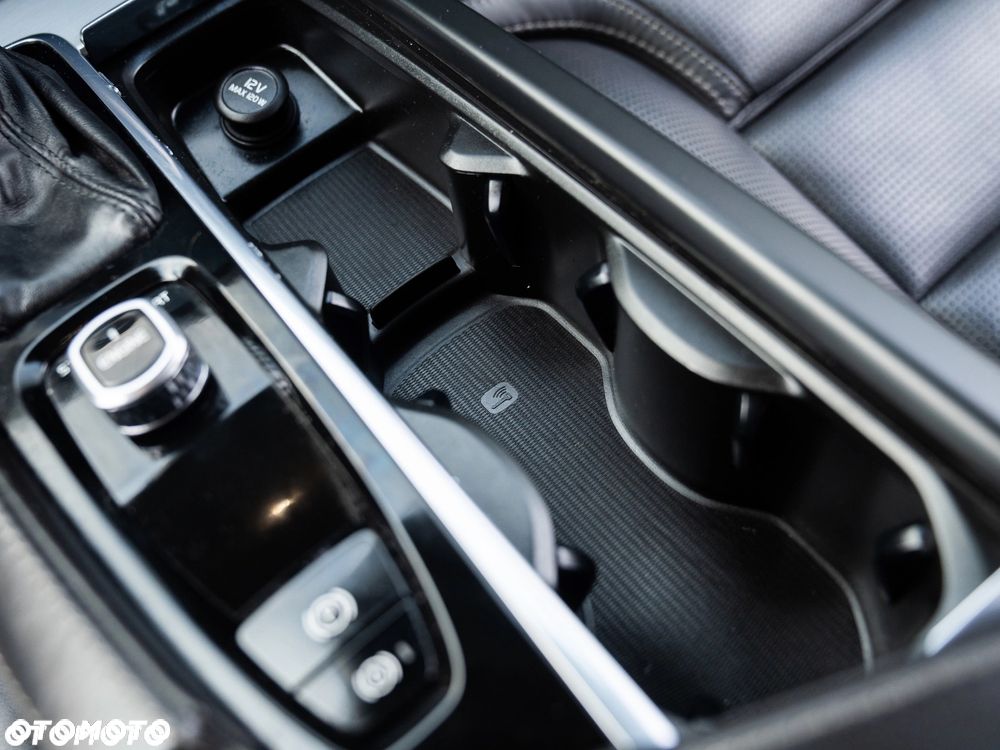 Volvo XC 90 B5 D AWD Geartronic Momentum Pro - 34