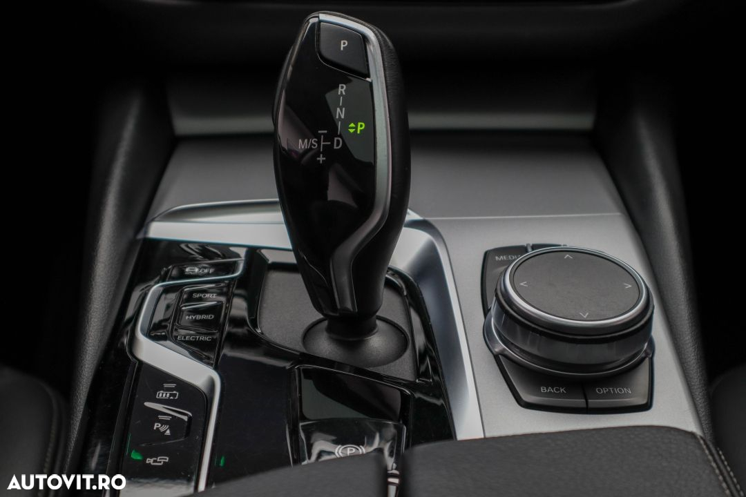 BMW Seria 5 545e xDrive AT PHEV - 34