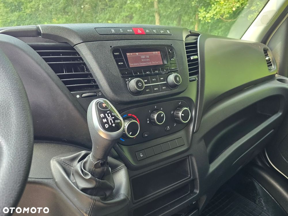 Iveco DAILY 35S HI-MATIC Automat , 2023r, Bezwypadkowy, 10 EP, Salon PL , ASO BURTO FIRANA,KLIMA ,WEBASTO,  Fotel kierowcy pneumatyczny - 7