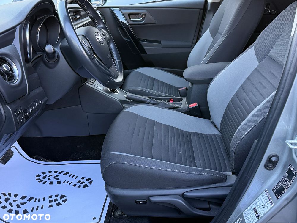 Toyota Auris Hybrid 135 Comfort - 17