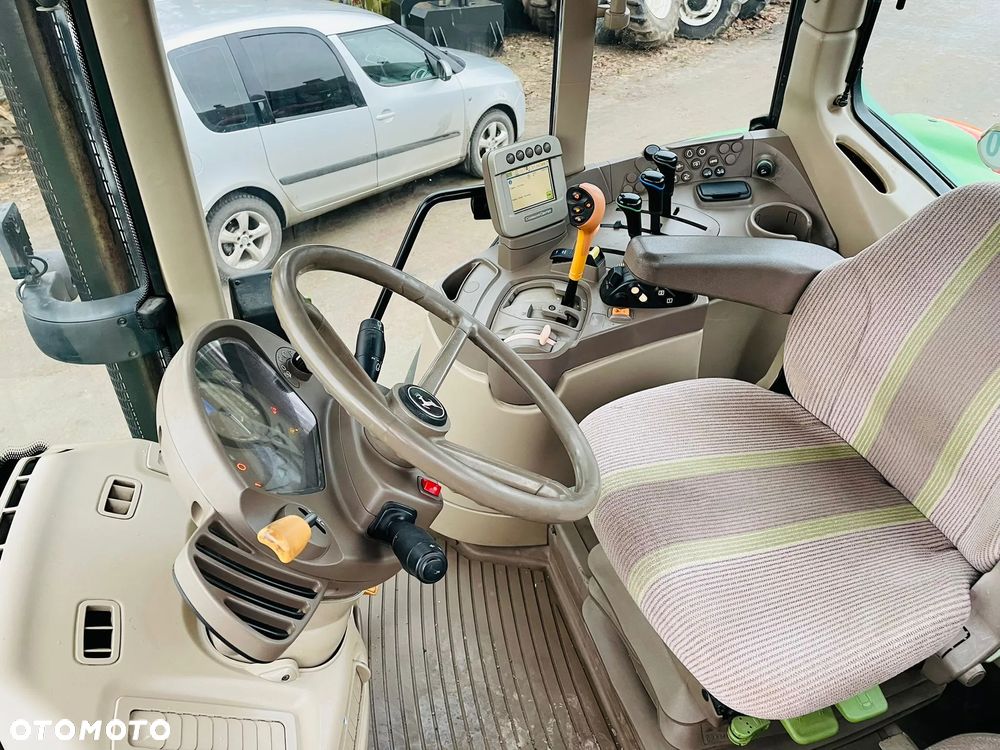 John Deere 7430 - 13