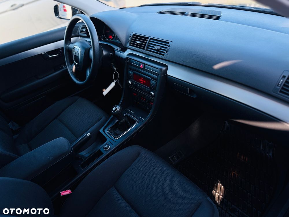 Audi A4 Limousine - 11