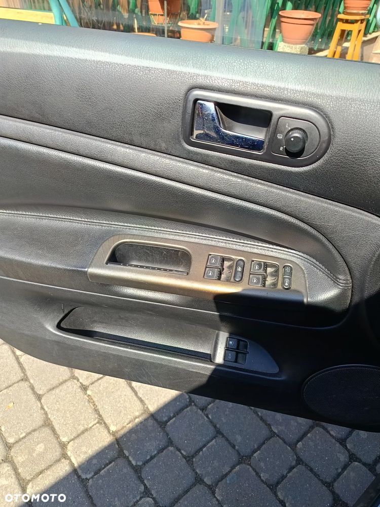 Volkswagen Passat 1.9 TDI Highline Tiptr - 8