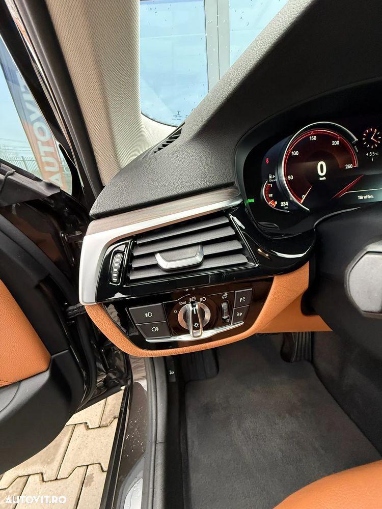 BMW Seria 5 520d Aut. Luxury Line - 27