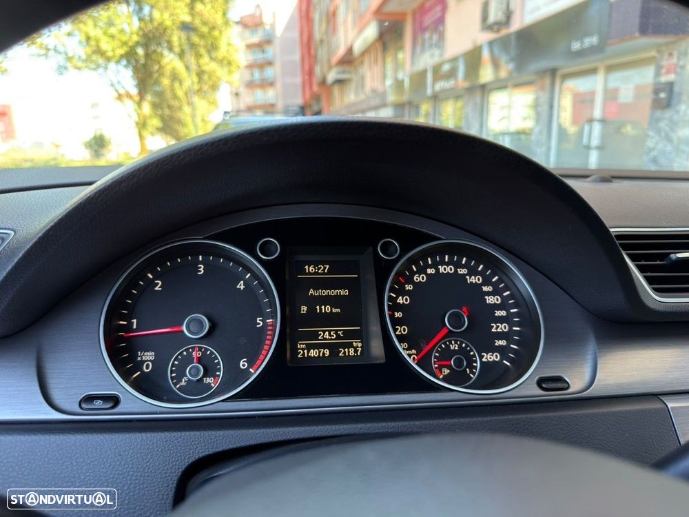 VW Passat Variant 1.6 TDI BlueMotion - 16