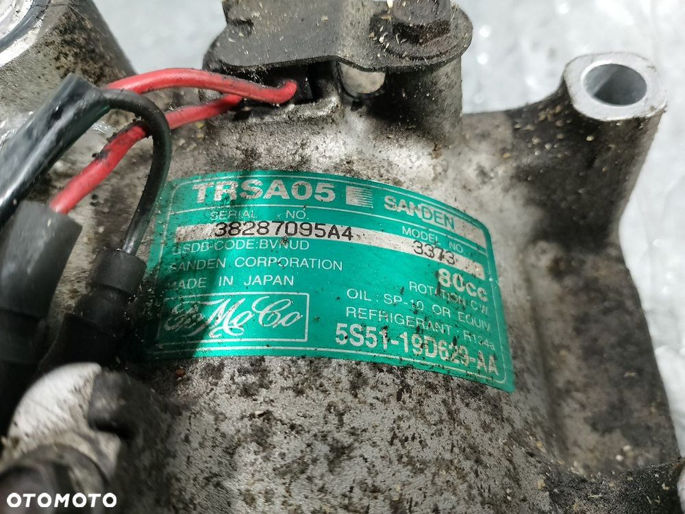 POMPA, SPRĘŻARKA KLIMATYZACJI FORD FIESTA MK7 5S51-19D629-AA TRSA05 1.3 8V - 2