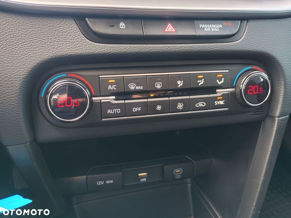 Kia Ceed - 28