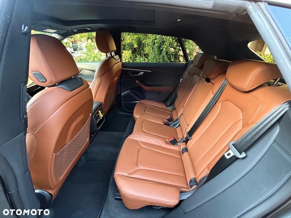 Audi Q8 - 9