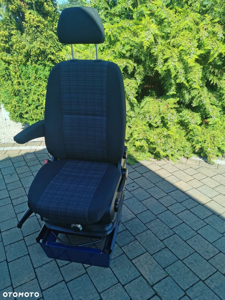 Podłoga szyny Podsufitka Sprinter 906  wykładzina tunel nawiewu boczki  fotele Mercedes Sprinter 906 fotele - 16