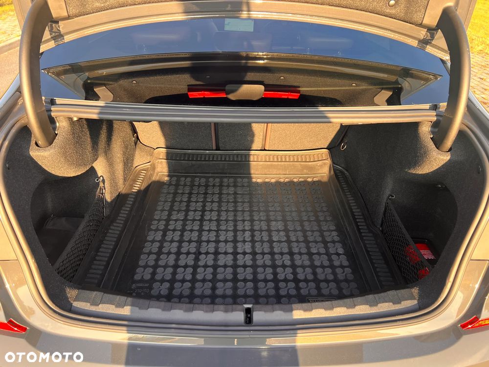 BMW Seria 3 330i xDrive M Sport sport - 13