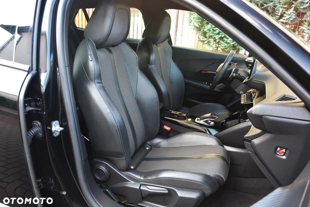 Peugeot 2008 ver-bluehdi-130-gt-s-s-eat8 - 23