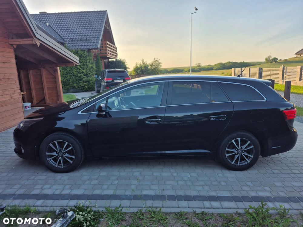 Toyota Avensis 1.8 Premium EU5 - 6