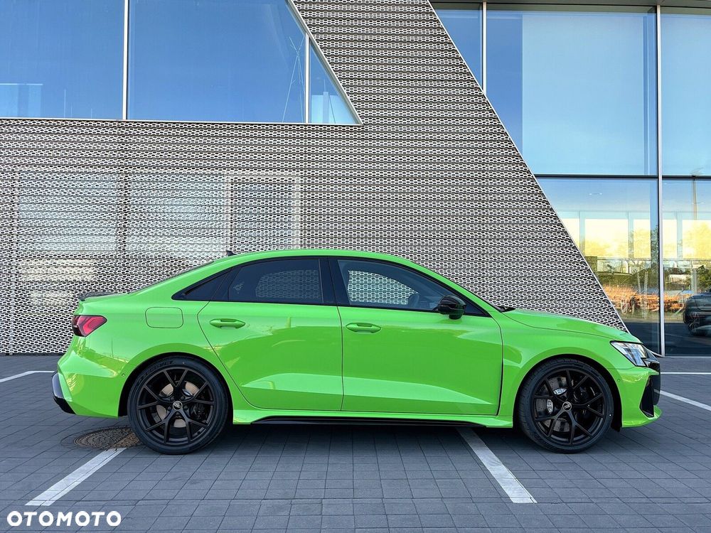 Audi RS3 Limousine - 13