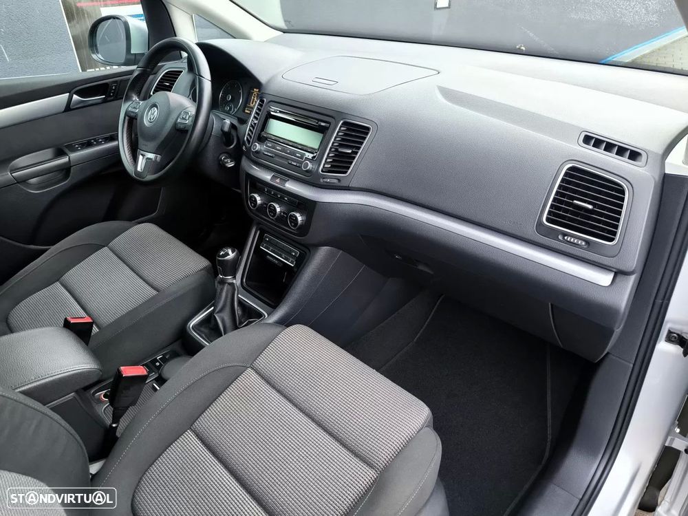 VW Sharan 2.0 TDi Confortline - 24