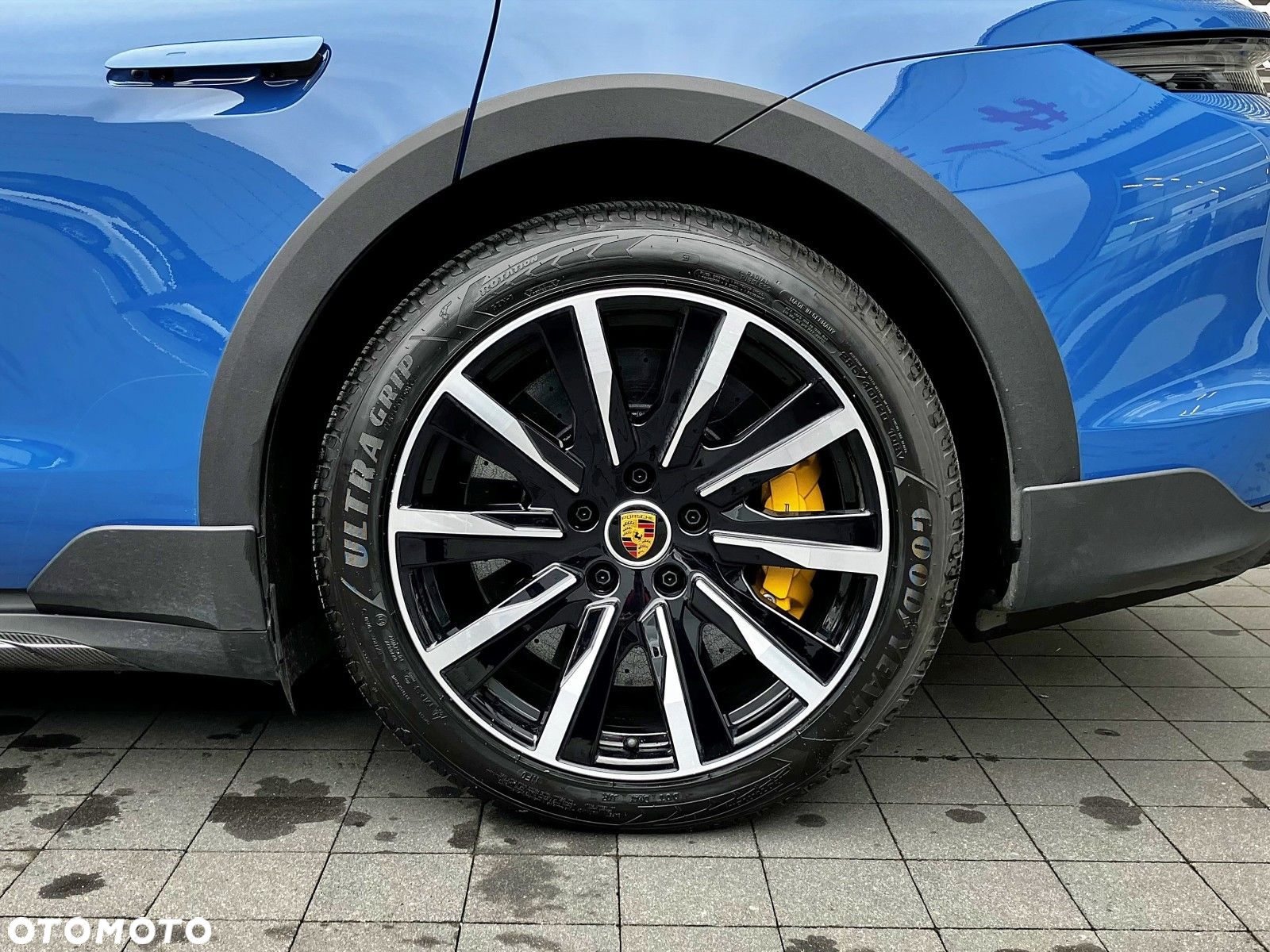 Porsche Taycan Turbo S - 13