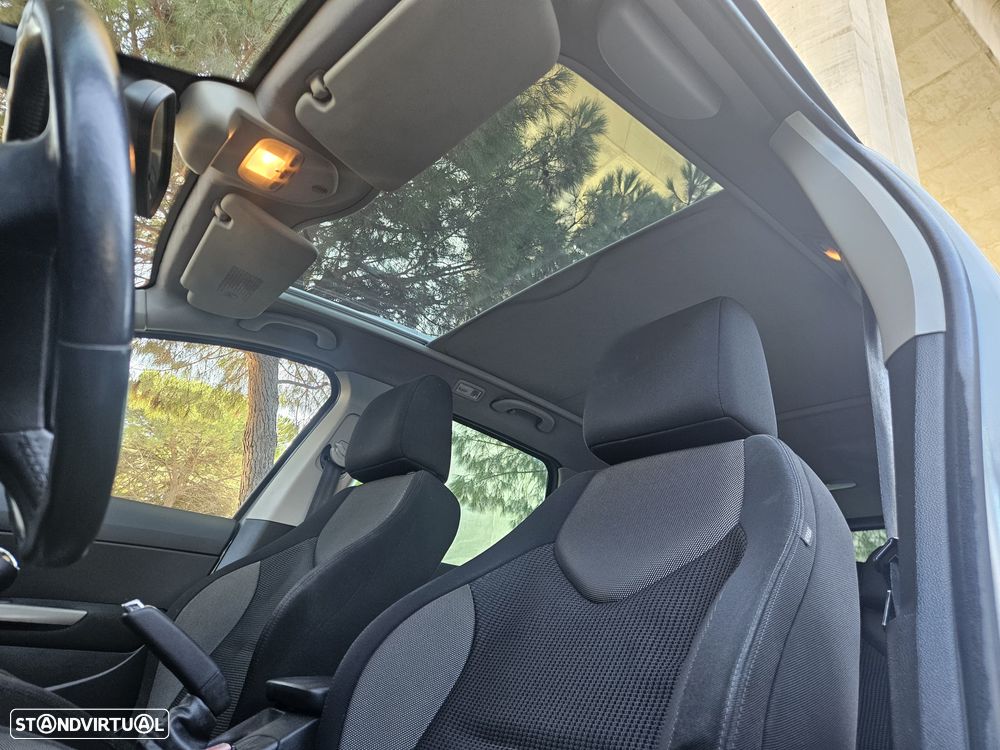 Peugeot 308 SW 1.6 HDi Premium CVM6 - 19