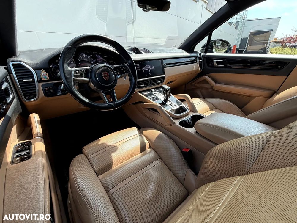 Porsche Cayenne - 5