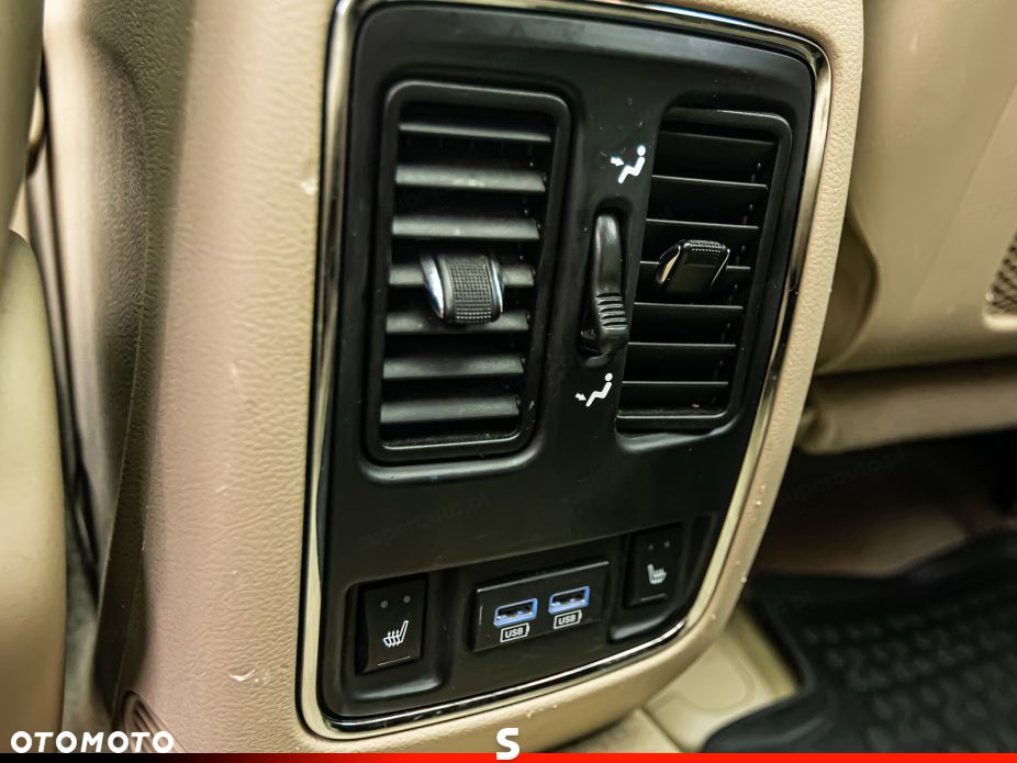 Jeep Grand Cherokee - 27