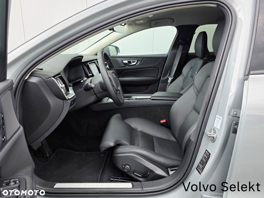 Volvo V60 Cross Country - 12