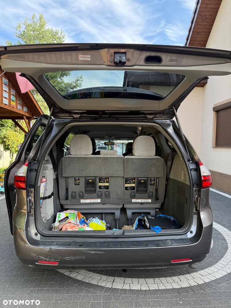 Toyota Sienna 3.5 V6 - 11