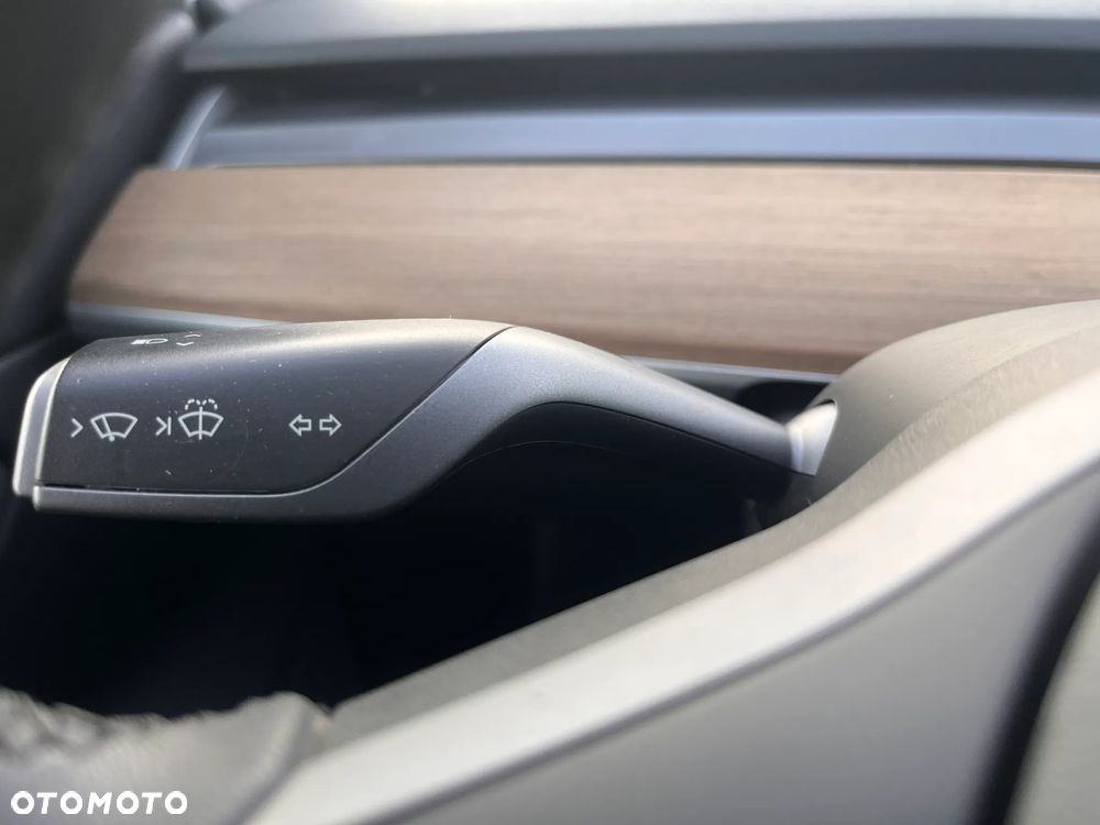 Tesla Model 3 - 29